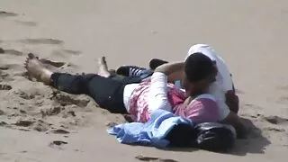 Nestašne sex erotik films dugonoge brinete i plave lezbijke spremne su za jebanje prstima