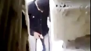 Zavezanu azijku Aoi Minami jebeo je jedan seks porno movie čudan tip