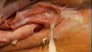 Zaobljena amaterska brineta siše kurac i jebe se pravo na stolu za porno sekss video večeru