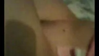 Velika crna glava sa stvarno nevjerojatnim sisama seksi porni film s radošću jaše kurac