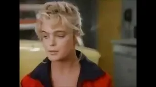 Crvenokosa kuja Kiera Winters duboko siše kurac dok joj tip ne napuni usta šmrkanjem seks gey film