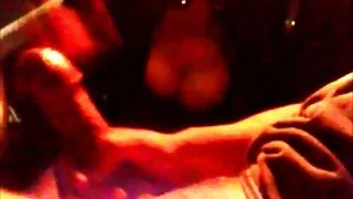 Nevjerojatna i seksi kuja Julie Winters porno film grupni sex teško se izbuši