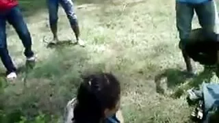 Hardcore brzica u javnom parku sex party film s požudna plavuša
