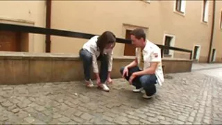 Svestrana prljava brineta MILF Katrina Isis daje BJ i vozi debeli kurac film seks mom