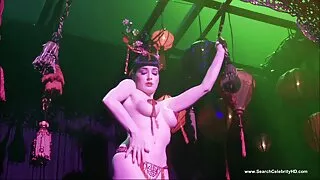 Dugonoga svijetla plava kaubojka u gratis sex film čizmama grubo buši svoj šupak