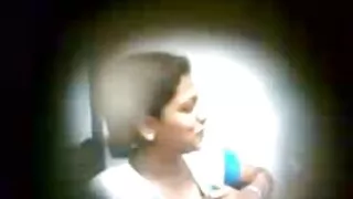 Slastnu film seks mom plavušu jebu analno u stilu obrnutog kaubojke