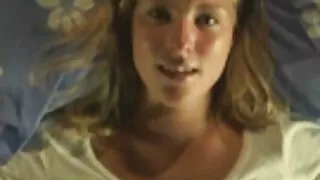 Snažna kurva Kelly Divine daje vruće pušenje seks filmi bg svom ljubavniku
