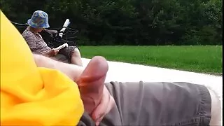 Probuđeni frajer razdere gaćice japanske drolje kako bi je pojebao dildom porno film sex video