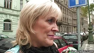 Super seks xxx xxx xxx zgodne ribe sudjeluju u divljem grupnom seksu